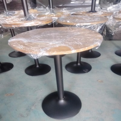 TABLE ELEPH EN TUNISIE
Plateau stratifié et socle en acier peinture epoxy