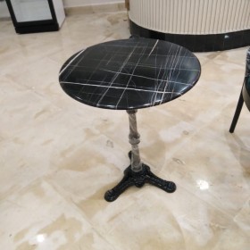 TABLE PARISIENNE RONDE EN TUNISIE