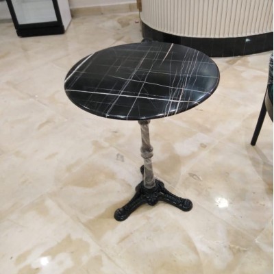 TABLE PARISIENNE RONDE EN TUNISIE